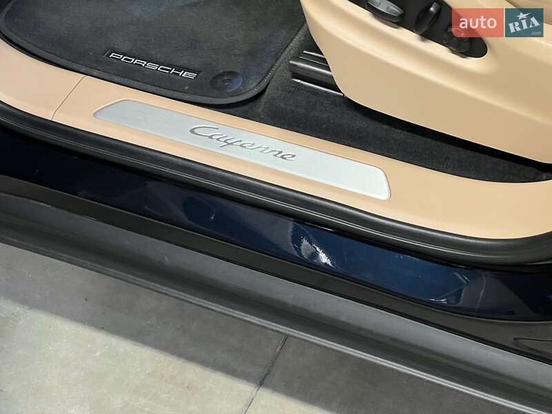 Позашляховик / Кросовер Porsche Cayenne 2021 в Києві
