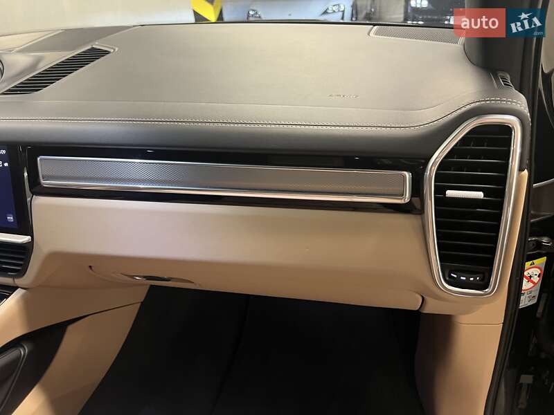 Позашляховик / Кросовер Porsche Cayenne 2021 в Києві