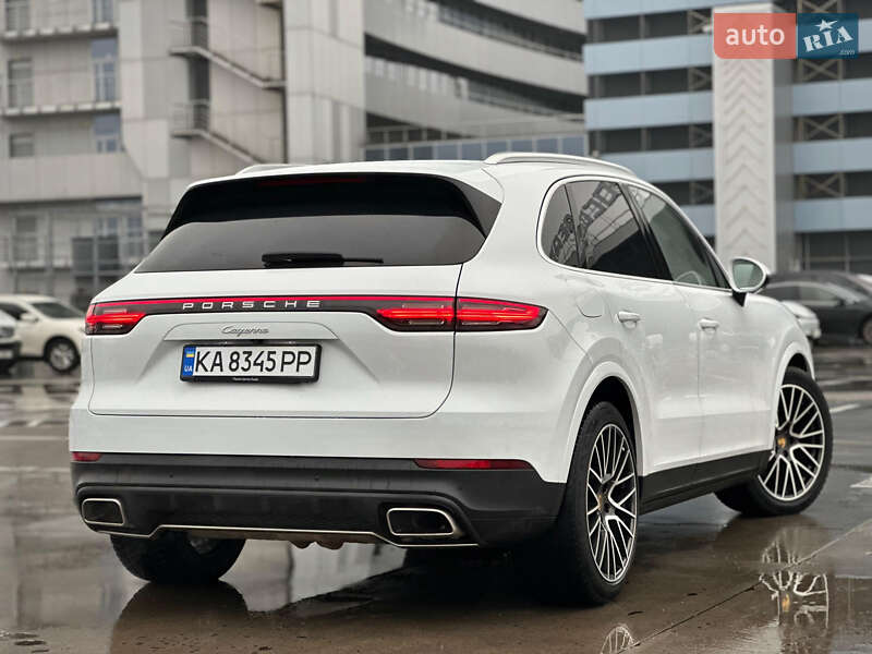Внедорожник / Кроссовер Porsche Cayenne 2017 в Киеве