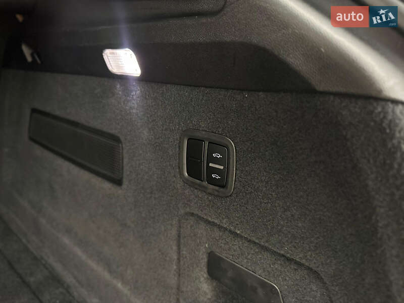 Внедорожник / Кроссовер Porsche Cayenne 2017 в Киеве