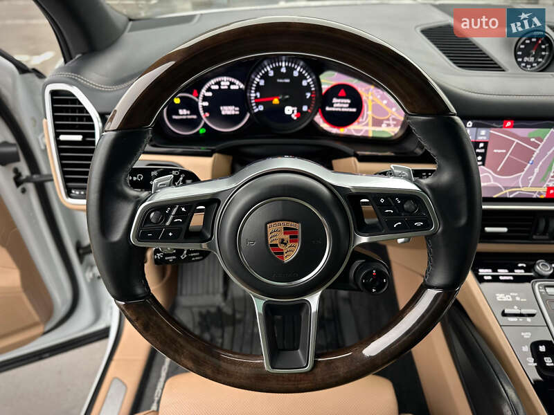 Внедорожник / Кроссовер Porsche Cayenne 2017 в Киеве