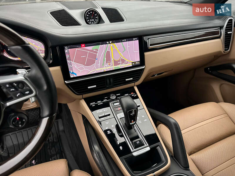 Внедорожник / Кроссовер Porsche Cayenne 2017 в Киеве