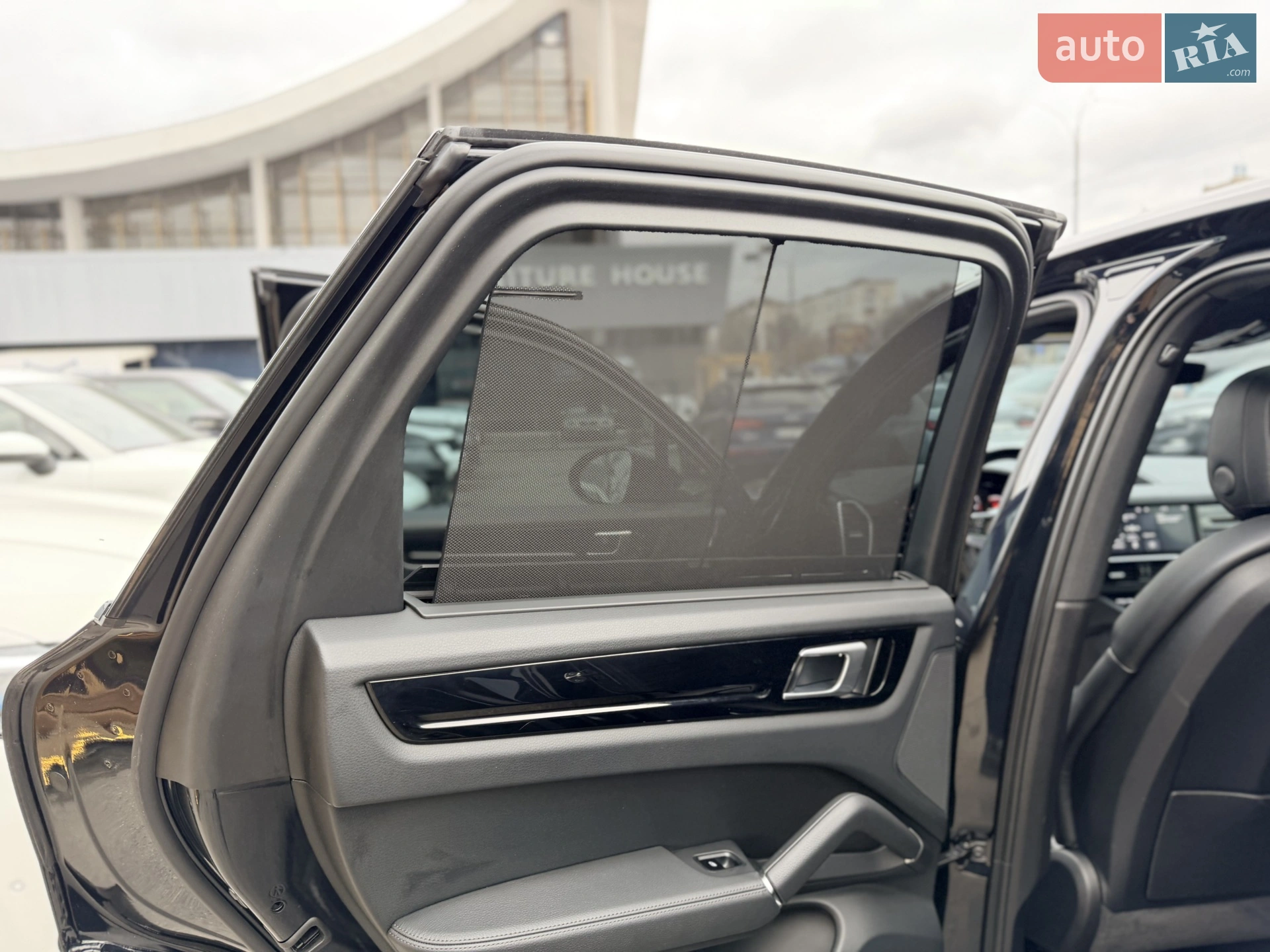 2019 Porsche Cayenne - мініатюра 23