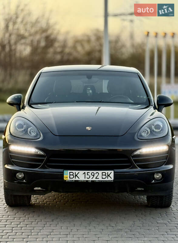 Внедорожник / Кроссовер Porsche Cayenne 2011 в Ровно