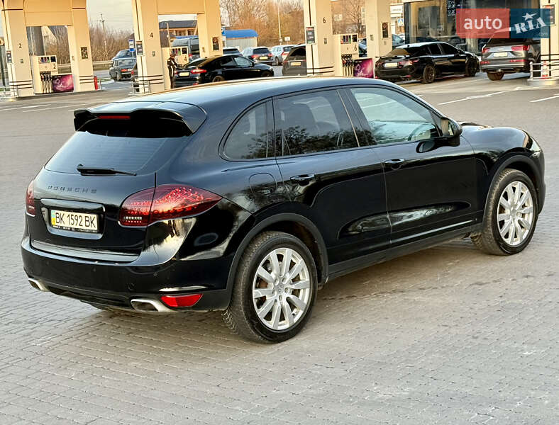 Внедорожник / Кроссовер Porsche Cayenne 2011 в Ровно