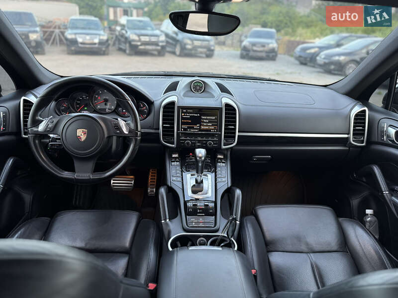 Внедорожник / Кроссовер Porsche Cayenne 2011 в Ровно
