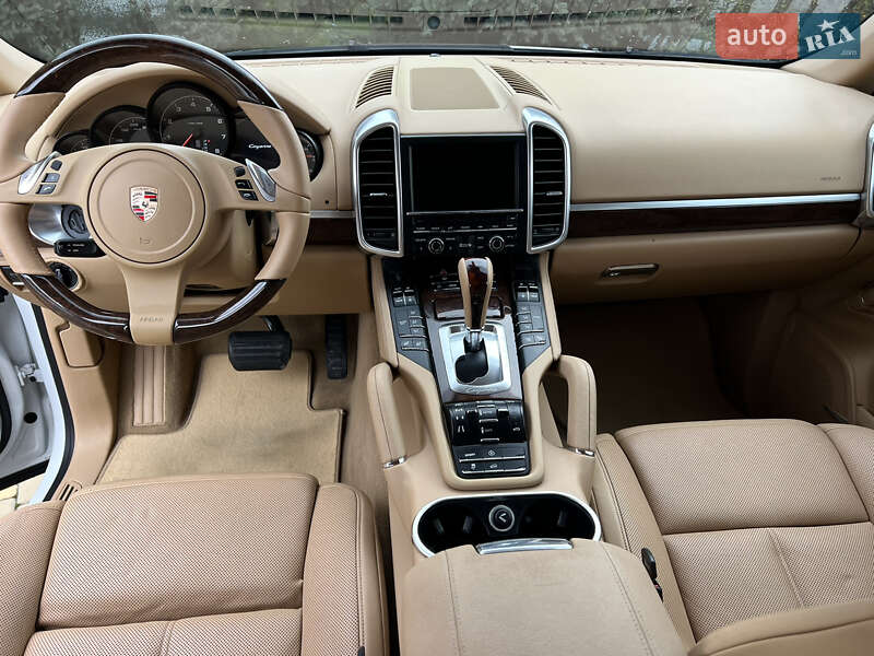 Внедорожник / Кроссовер Porsche Cayenne 2012 в Днепре