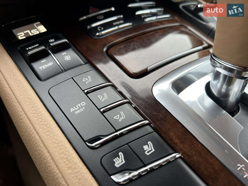 Внедорожник / Кроссовер Porsche Cayenne 2012 в Днепре