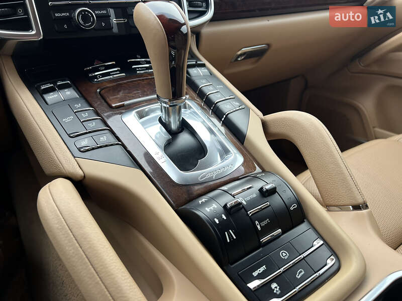 Внедорожник / Кроссовер Porsche Cayenne 2012 в Днепре