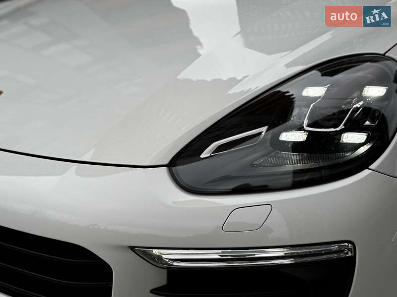 Внедорожник / Кроссовер Porsche Cayenne 2017 в Киеве