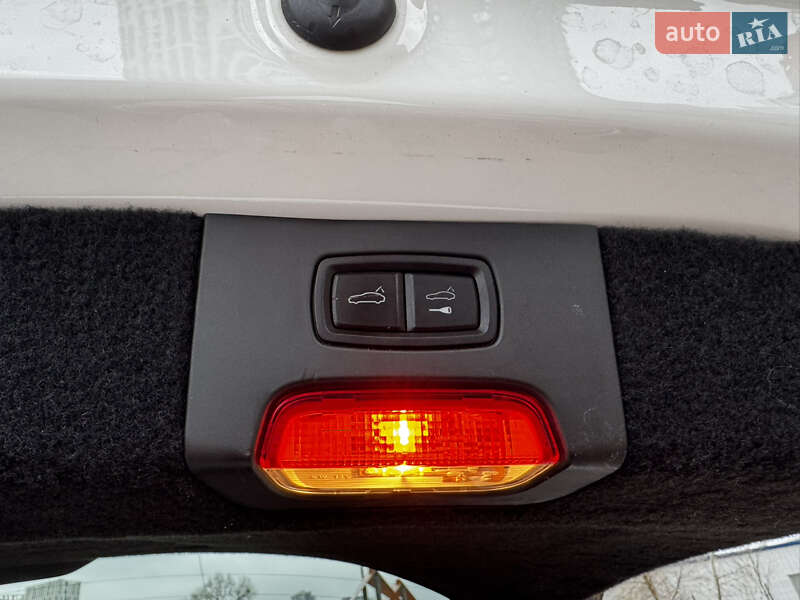 Внедорожник / Кроссовер Porsche Cayenne 2017 в Киеве