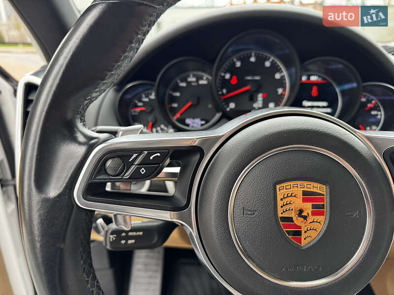Внедорожник / Кроссовер Porsche Cayenne 2017 в Киеве