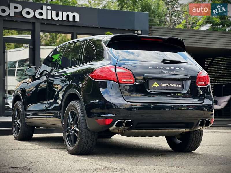 Внедорожник / Кроссовер Porsche Cayenne 2013 в Киеве