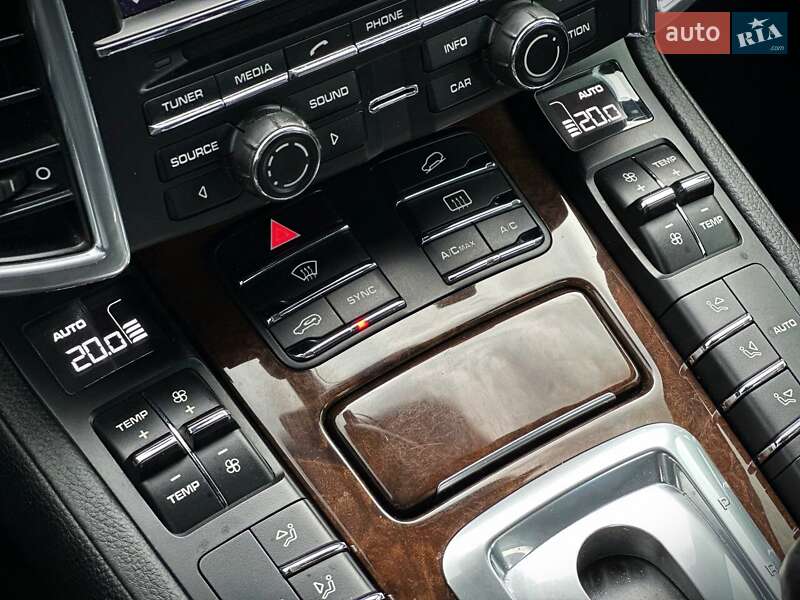 Внедорожник / Кроссовер Porsche Cayenne 2013 в Киеве