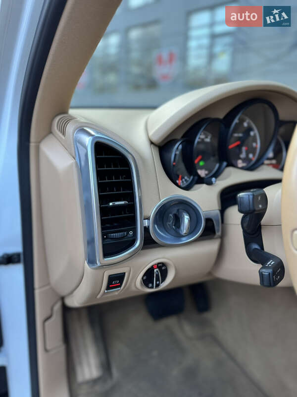 Позашляховик / Кросовер Porsche Cayenne 2014 в Вінниці