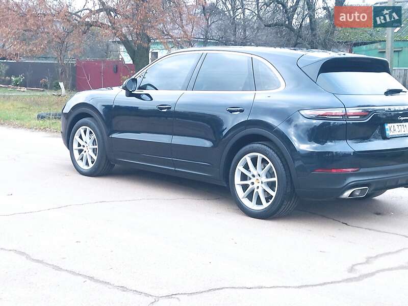 Позашляховик / Кросовер Porsche Cayenne 2018 в Чернігові