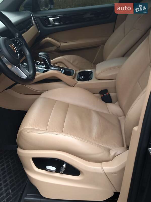 Позашляховик / Кросовер Porsche Cayenne 2018 в Чернігові