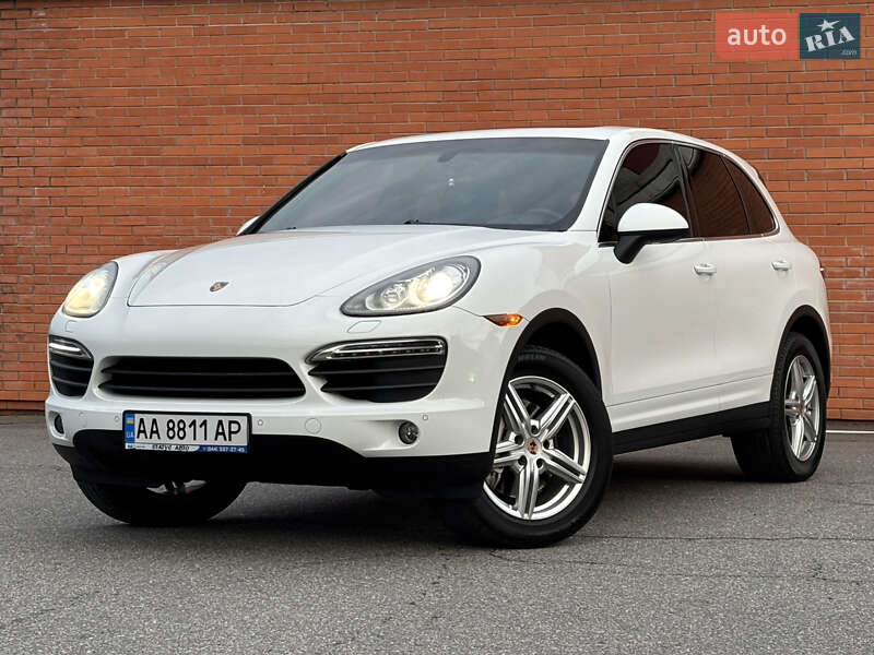 Позашляховик / Кросовер Porsche Cayenne 2013 в Києві