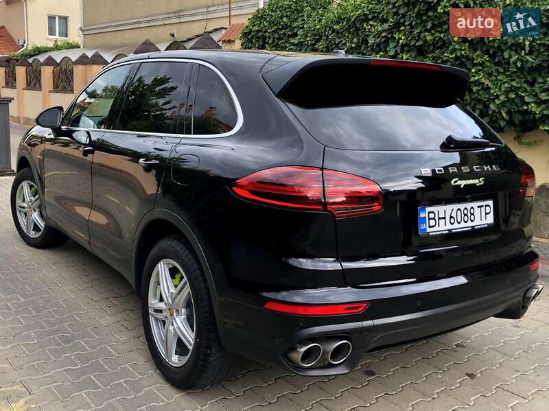 Позашляховик / Кросовер Porsche Cayenne 2015 в Одесі