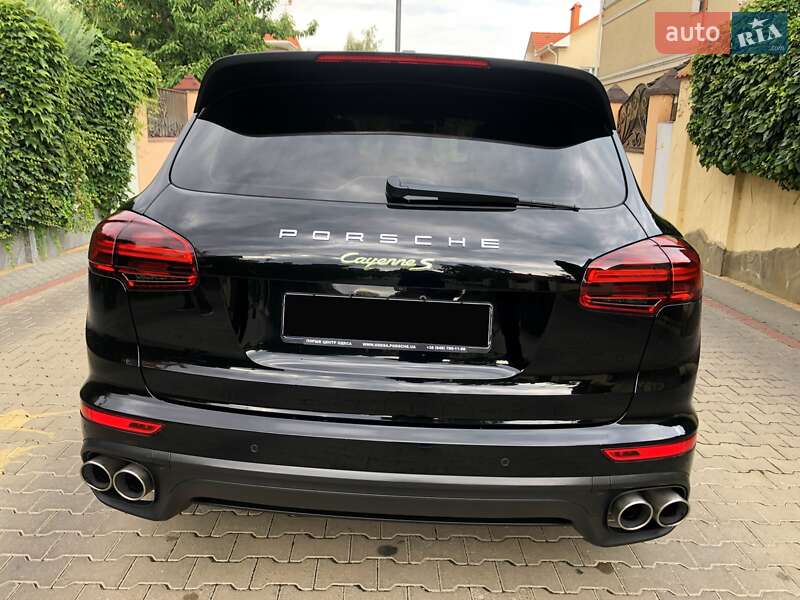 Позашляховик / Кросовер Porsche Cayenne 2015 в Одесі
