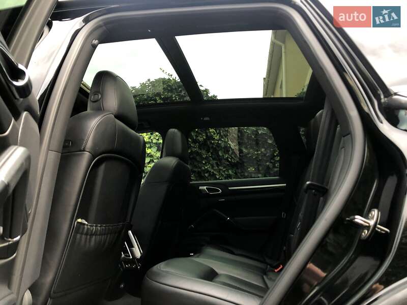 Позашляховик / Кросовер Porsche Cayenne 2015 в Одесі