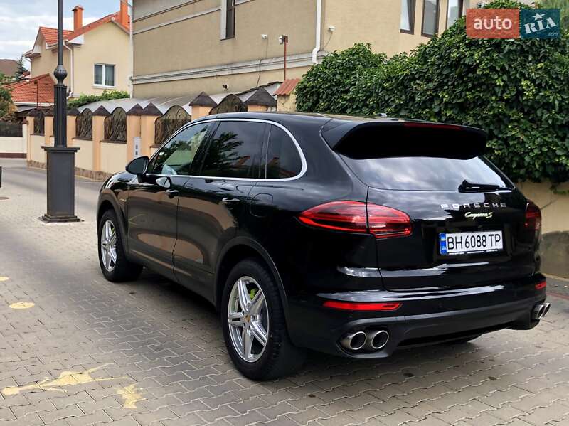 Позашляховик / Кросовер Porsche Cayenne 2015 в Одесі