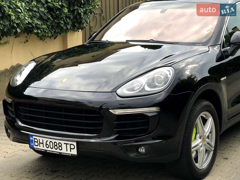 Позашляховик / Кросовер Porsche Cayenne 2015 в Одесі