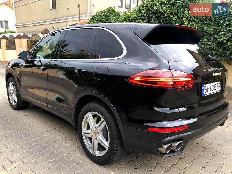 Позашляховик / Кросовер Porsche Cayenne 2015 в Одесі