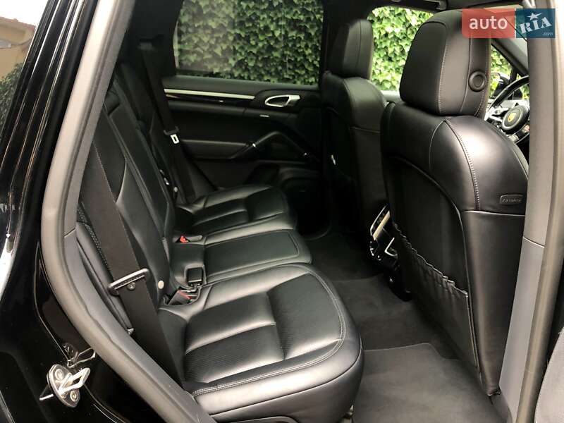 Позашляховик / Кросовер Porsche Cayenne 2015 в Одесі