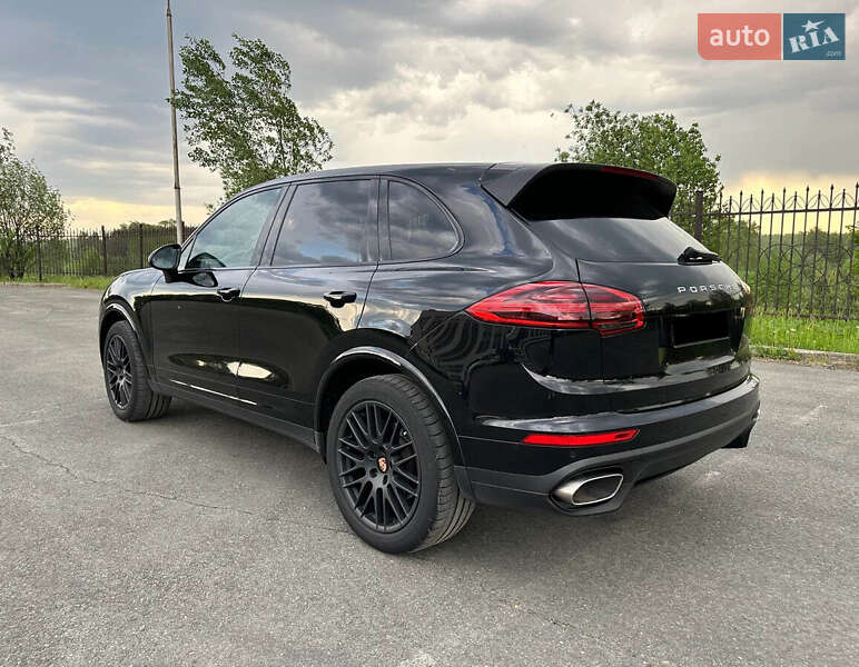 Внедорожник / Кроссовер Porsche Cayenne 2015 в Овидиополе