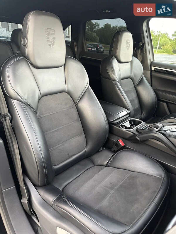 Внедорожник / Кроссовер Porsche Cayenne 2015 в Овидиополе