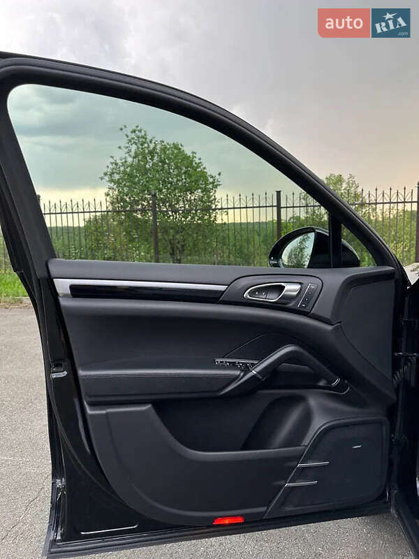 Внедорожник / Кроссовер Porsche Cayenne 2015 в Овидиополе