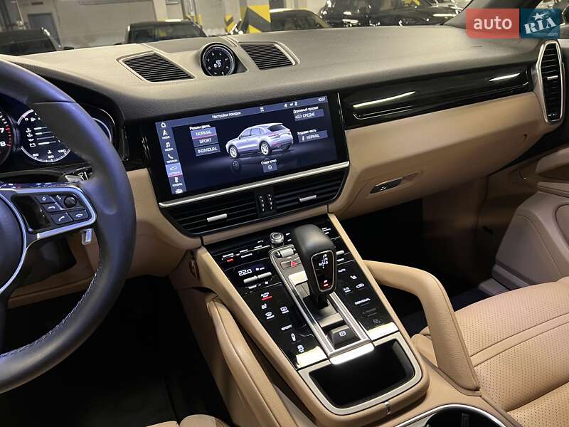 Позашляховик / Кросовер Porsche Cayenne 2018 в Києві