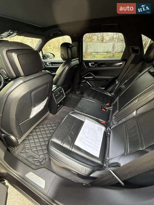 Внедорожник / Кроссовер Porsche Cayenne 2018 в Днепре фото 15 Внедорожник / Кроссовер Porsche Cayenne 2018 в Днепре