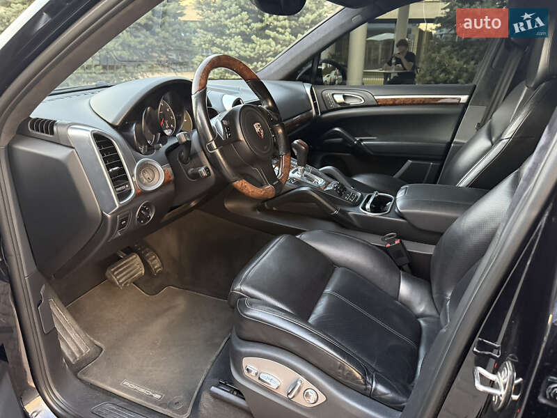 Позашляховик / Кросовер Porsche Cayenne 2010 в Львові