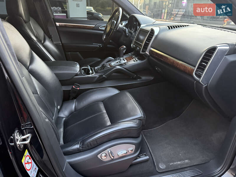 Позашляховик / Кросовер Porsche Cayenne 2010 в Львові