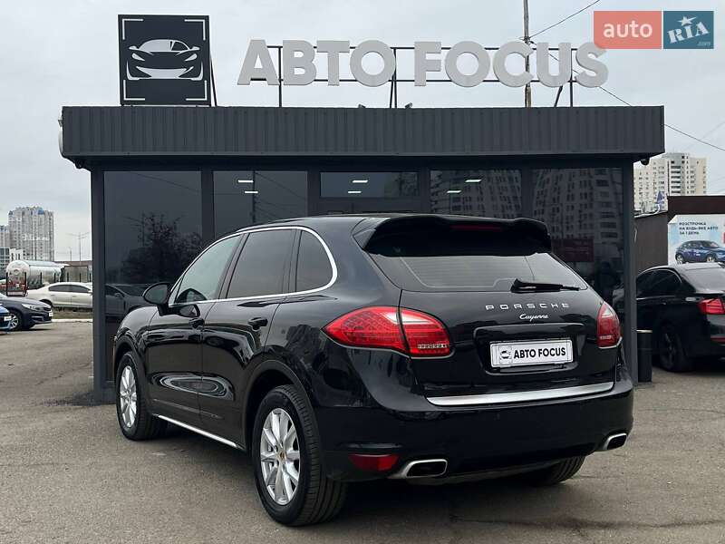 Внедорожник / Кроссовер Porsche Cayenne 2013 в Киеве