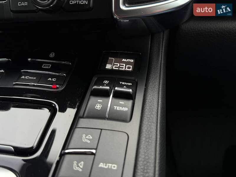 Внедорожник / Кроссовер Porsche Cayenne 2013 в Киеве