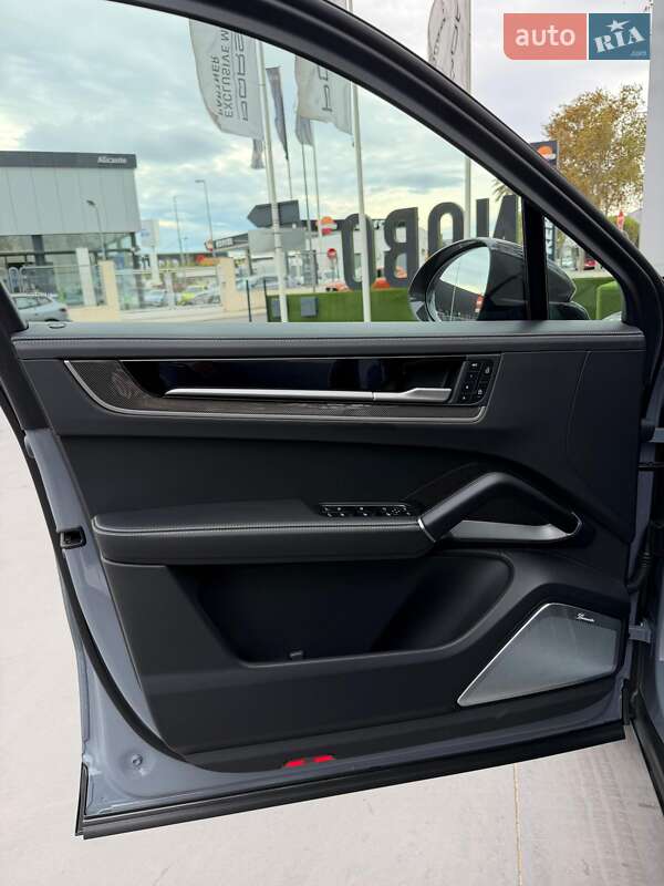 Внедорожник / Кроссовер Porsche Cayenne 2025 в Киеве фото 20 Внедорожник / Кроссовер Porsche Cayenne 2025 в Киеве