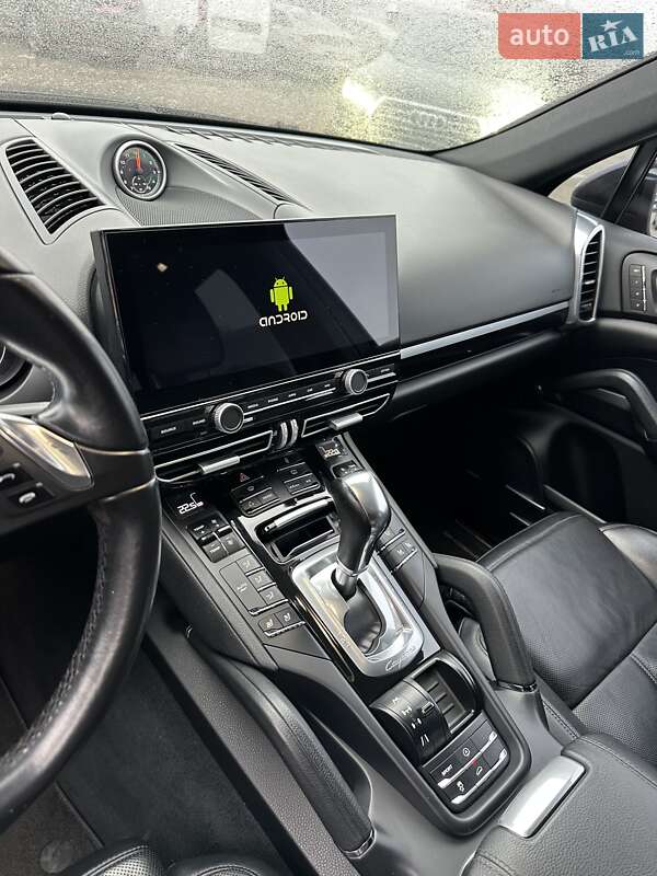 Внедорожник / Кроссовер Porsche Cayenne 2013 в Киеве
