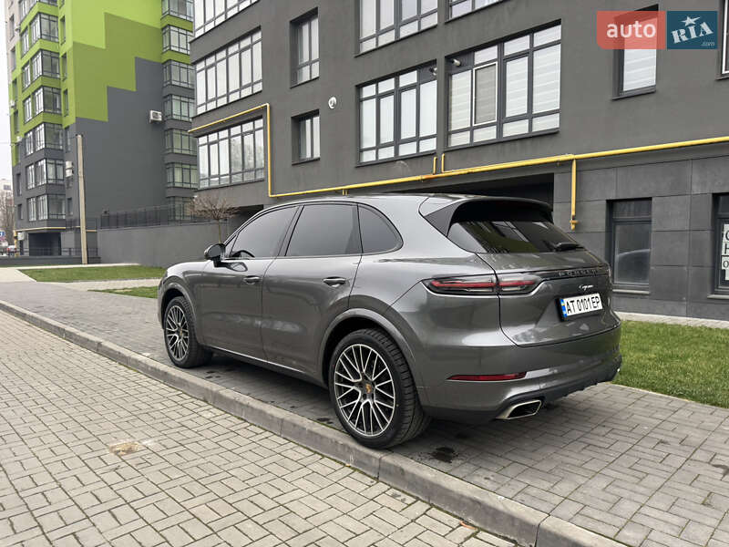 Внедорожник / Кроссовер Porsche Cayenne 2021 в Ивано-Франковске