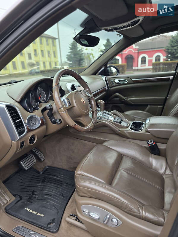 Позашляховик / Кросовер Porsche Cayenne 2010 в Одесі