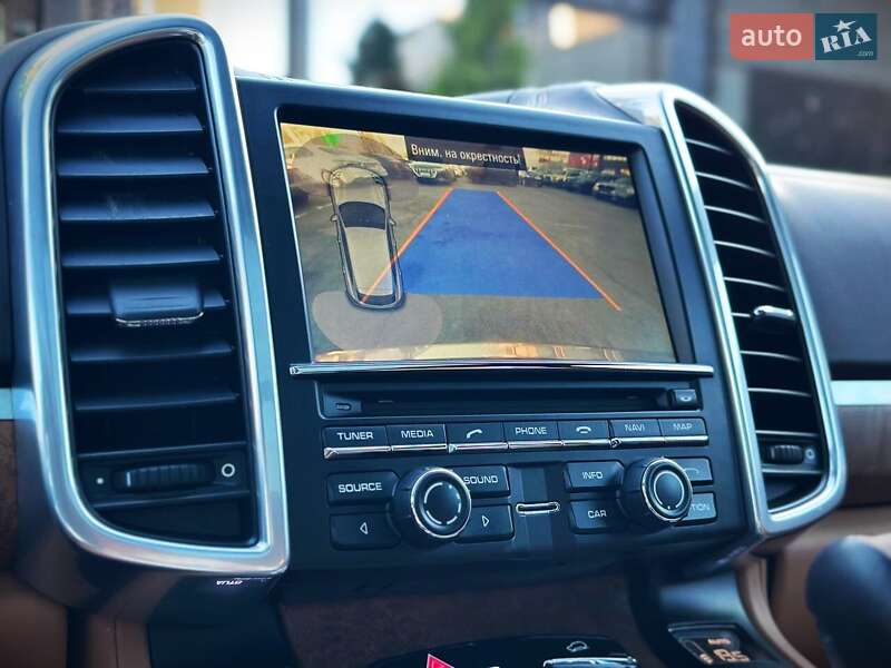 Внедорожник / Кроссовер Porsche Cayenne 2016 в Киеве