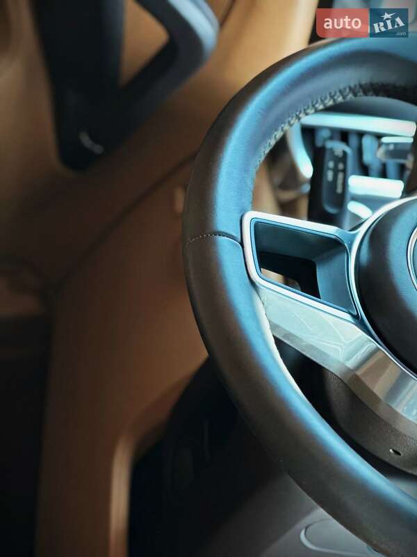 Внедорожник / Кроссовер Porsche Cayenne 2016 в Киеве