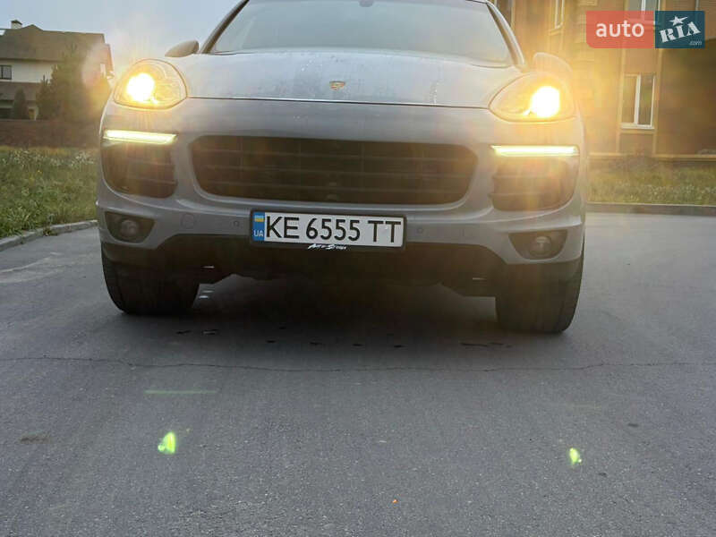 Внедорожник / Кроссовер Porsche Cayenne 2016 в Днепре