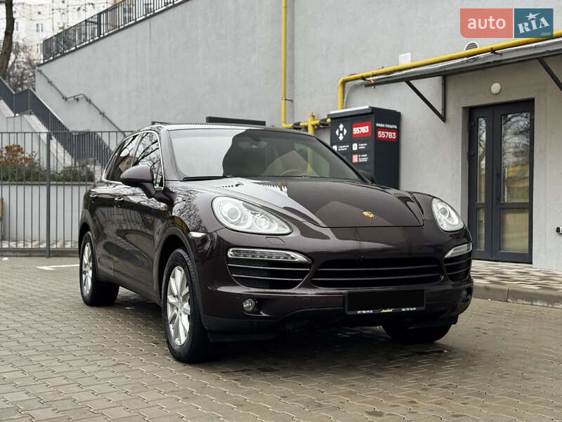 Внедорожник / Кроссовер Porsche Cayenne 2013 в Киеве