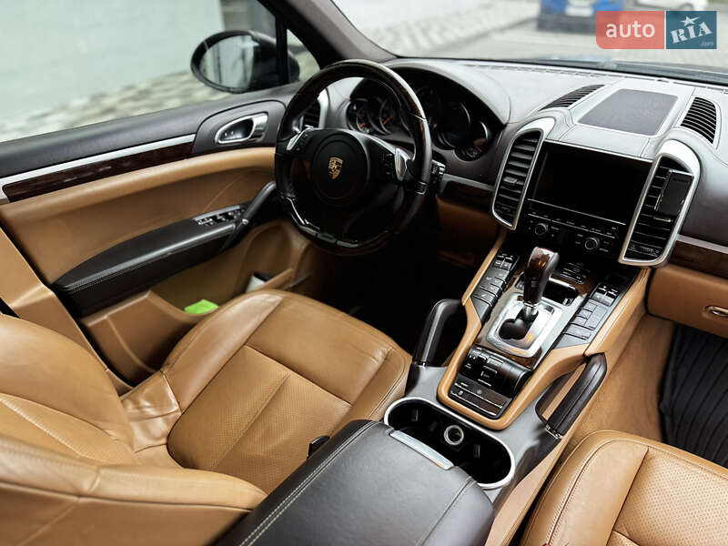 Внедорожник / Кроссовер Porsche Cayenne 2013 в Киеве