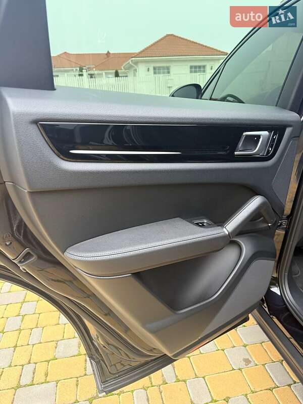 Внедорожник / Кроссовер Porsche Cayenne 2017 в Одессе фото 16 Внедорожник / Кроссовер Porsche Cayenne 2017 в Одессе