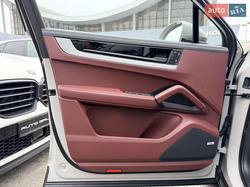 Позашляховик / Кросовер Porsche Cayenne 2024 в Києві