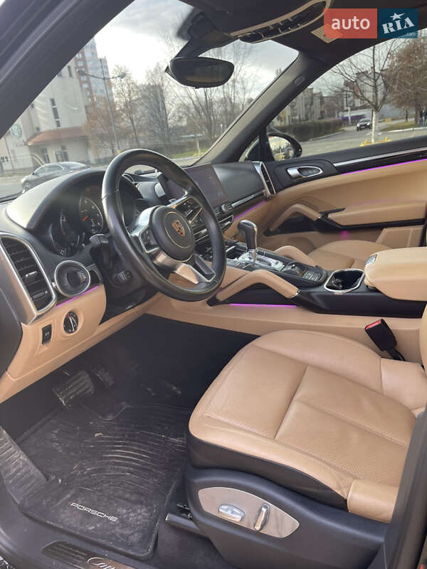 Внедорожник / Кроссовер Porsche Cayenne 2016 в Броварах фото 17 Внедорожник / Кроссовер Porsche Cayenne 2016 в Броварах
